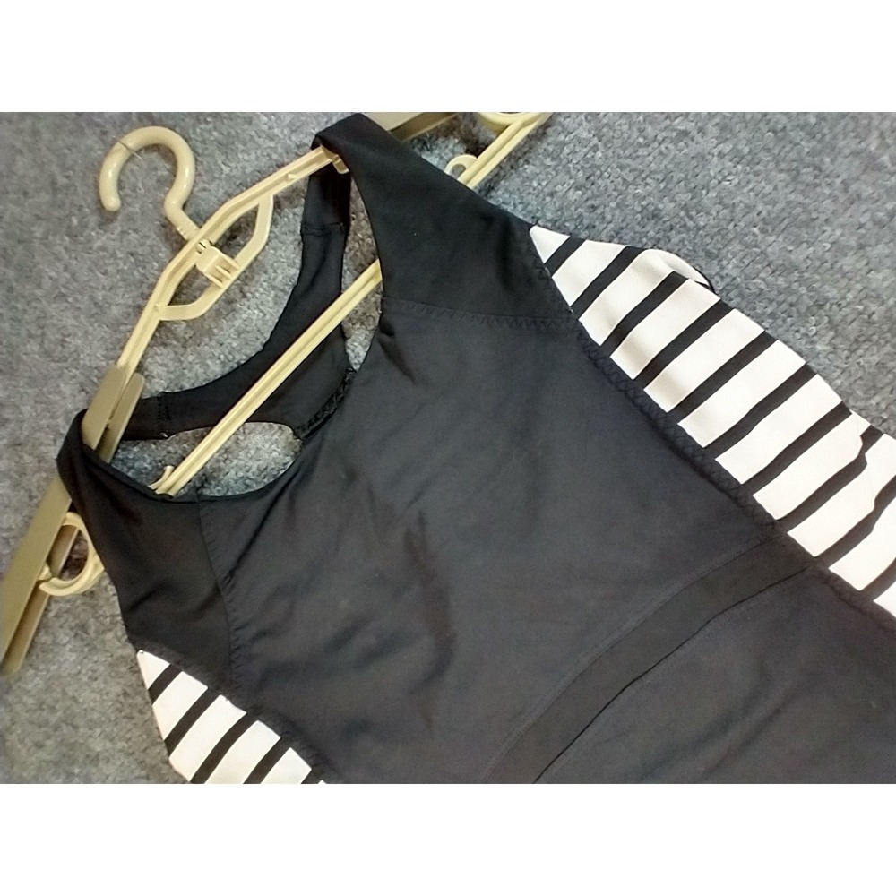 Athleta Womens S Black White Striped Racerback Tank Top Built-in Bra Mesh Pocket